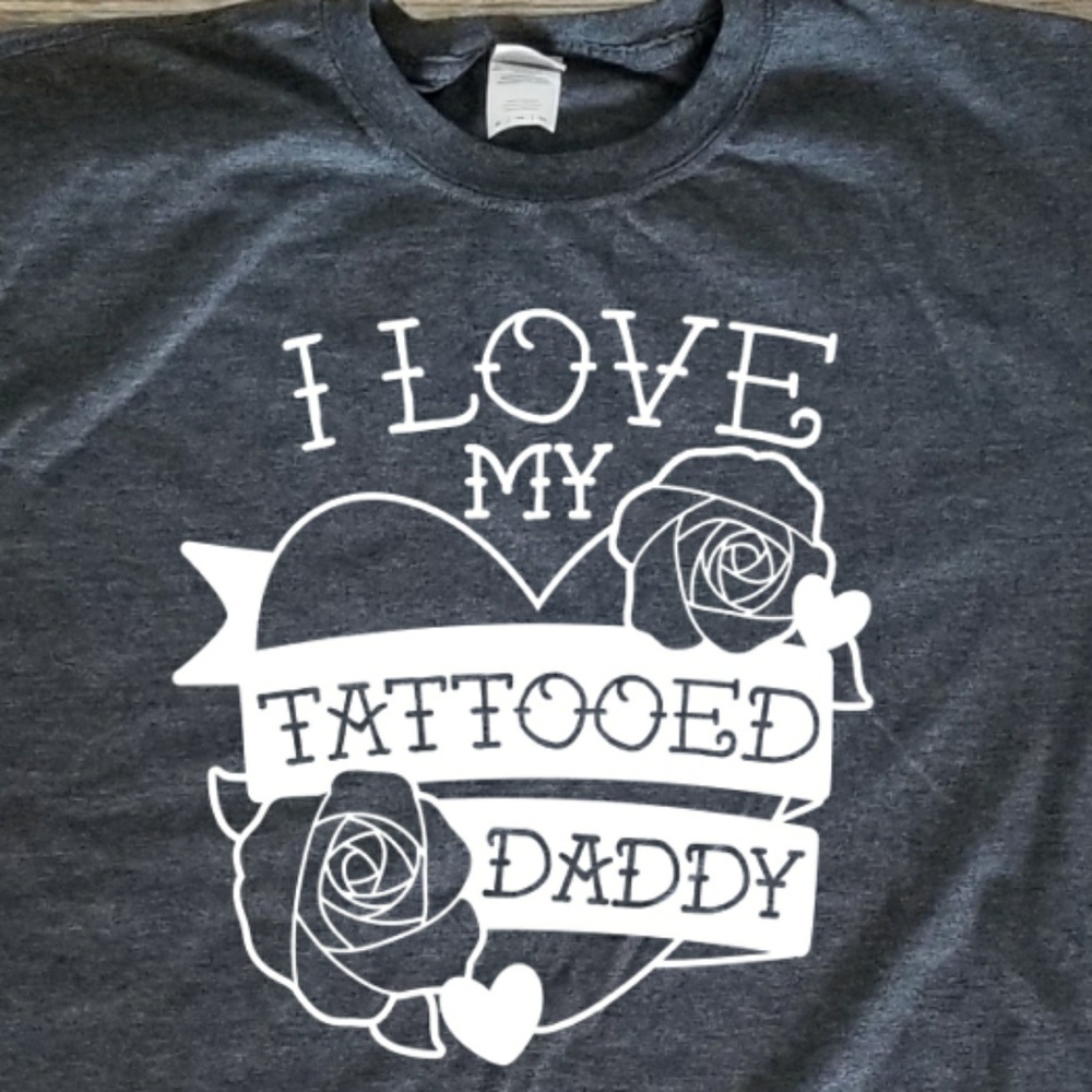 👨‍ Love My Tattooed Daddy - Heather grey t-shirt